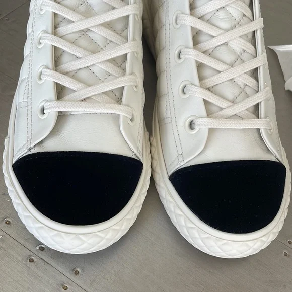 Chanel 21b high top white black quilted trainer cap toe velvet sneakers sz 38.5 - Picture 4 of 12